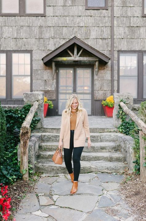 Fall Outfit In Cashiers, NC Fall Mountain Outfit, Cashiers North Carolina, Cashiers Nc, Couples Weekend, Winter Style Inspiration, Mountain Outfit, Fall Fashion Ideas, Oh What Fun, Tan Blazer