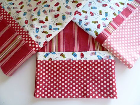 Sewing Pillow Cases, Pillow Cases Tutorials, Diy Pillow, Pillow Cases Diy, Heart Quilt Pattern, Sewing To Sell, Pillow Ideas, Pillowcase Pattern, Christmas Pillowcases