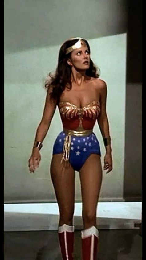 WW Wonder Woman Photos, Linda Carter, Emma Peel, Wonder Woman Art, Wonder Woman Costume, Lynda Carter, Surfer Girl Style, Bd Comics, Capes For Women