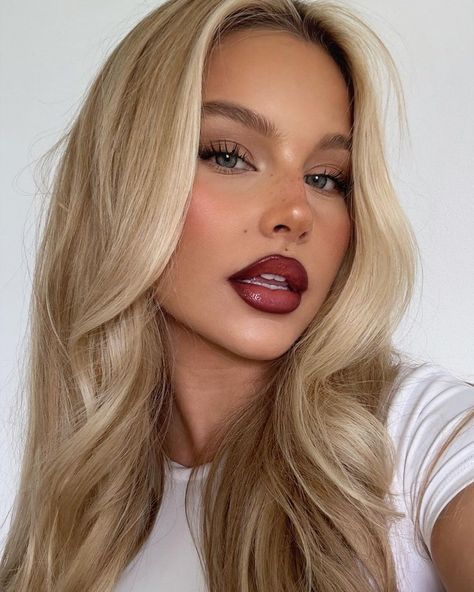 Brookelle McKenzie - IG Post December 12, 2023 Makeup Bibir, Ombré Lips, Formal Makeup, Ombre Lips, Makijaż Smokey Eye, Dope Makeup, Glam Look, Glamour Makeup, Makeup Pictures