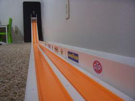 Hot Wheels Racing League: The Ultimate Guide to Building a Hot Wheels Race Track Hot Wheels Track Diy, Hot Wheels Shelf, Hot Wheels Race Track, Hot Wheels Wall Tracks, Hot Wheels Wall, Stem Lesson Plans, Hot Wheels Room, Hot Wheels Track Builder, Hotwheels Birthday Party