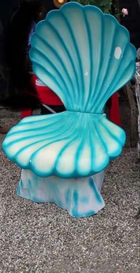 Mermaid Chair Diy, Mystical House, Outdoor Sitting, Giant Clam, Mermaid Shell, Mermaid Dreams, Funky Painted Furniture, Diy Chair, Disney Dream