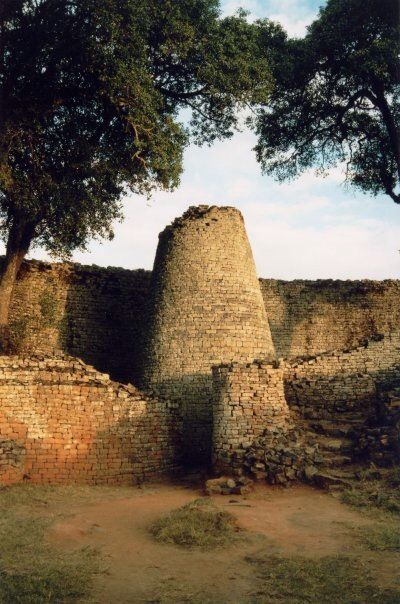 The Great Zimbabwe ruins Great Zimbabwe Ruins, Zimbabwe History, Interesting Locations, African Civilization, Great Zimbabwe, Happiness Book, Axis Mundi, Tea Wallpaper, African Architecture