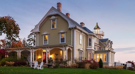 Top-Rated Maine B&B | A Romantic Bed and Breakfast on Penobscot Bay Breakfast Romantic, Maine Bed And Breakfast, Best Bed And Breakfast, Romantic Bed And Breakfast, Gettysburg National Military Park, Maine Vacation, Bed And Breakfast Inn, Maine Coast, Unique Beds