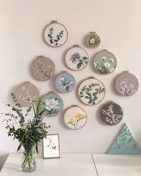 Artist Challenge, Embroidery Hoop Decor, Women Artist, Handmade Journals Diy, Crochet Leaf Patterns, Floral Cross Stitch Pattern, Fabric Painting On Clothes, Embroidery Wall Art, Diy Backsplash