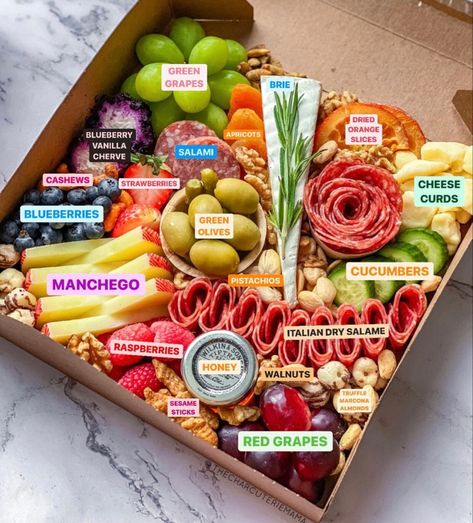 Charcuterie Lunch, Grazing Food, Graze Box, Charcuterie Gifts, Catering Ideas Food, My Boards, Charcuterie Inspiration, Charcuterie Platter, Snack Board