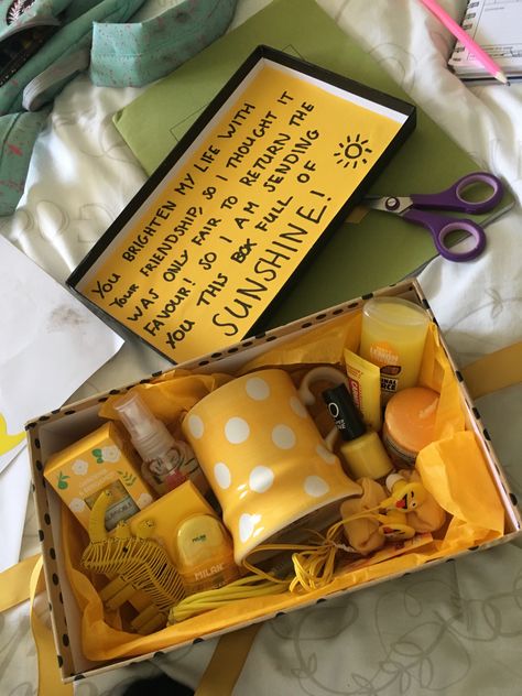 Something Yellow Gift, Basket Full Of Sunshine Gift Ideas, First Day Of Work Gift Ideas, Friendship Boxes Diy Gift Ideas, You Are My Sunshine Gifts, Box Full Of Sunshine Ideas, Sunshine Box Ideas Birthday, Birthday Gifts For Christian Best Friend, Yellow Birthday Box Ideas