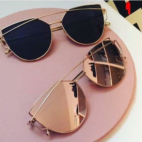 rose gold mirrored sunnies Gold Eyeliner, Skirt Diy, Trendy Glasses, Cute Sunglasses, Body Chains, نظارات شمسية, Fashion Eye Glasses, Stylish Glasses, Cat Eyes