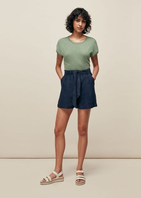 Buy Navy Indigo Linen Short from whistles.com. Free UK Shipping & Returns. Navy Blue Shorts Outfits Women Summer, Navy Shorts Outfit, Linen Shorts Outfit, 2024 Wardrobe, Outfit Verano, Denim Shorts Outfit, Indigo Linen, Navy Blue Linen, City Shorts