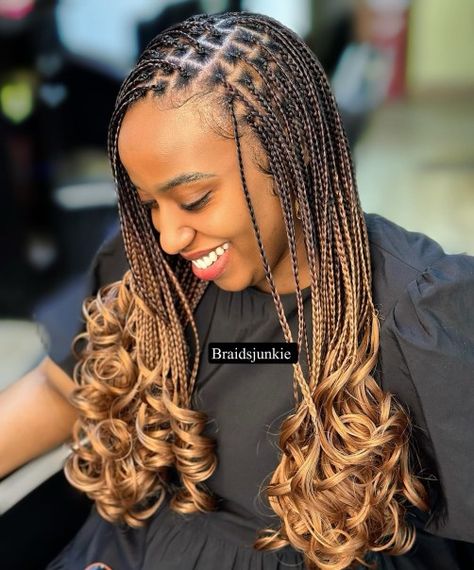 Cute Knotless Braids with Undone Curled Ends Small Braids Curly Ends, Cute Knotless Braids, Braids With Curls At The End, Fairy Hairstyle, Knotless Braids Styles, Ombre Box Braids, Curled Ends, Blonde Ends, Yellow Blonde