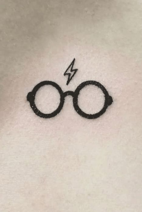 Harry Potter Tattoos Easy, Tiny Harry Potter Tattoos Ideas, Harry Potter Semicolon Tattoo, Harry Potter Micro Tattoo, Easy Harry Potter Tattoos, Tiny Harry Potter Tattoos For Women, Harry Potter Small Drawings, Harry Potter Tattoos Small Simple, Harry Potter Drawings Easy Cute