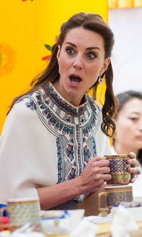 Kate Middleton Has Pulled So Many Funny Faces in India That We've Completely Lost Count A Royal Night Out, Duchesse Kate, Düşes Kate, Herzogin Von Cambridge, Prince William Et Kate, Princesse Kate Middleton, Looks Kate Middleton, Duchesse Catherine, Prins William