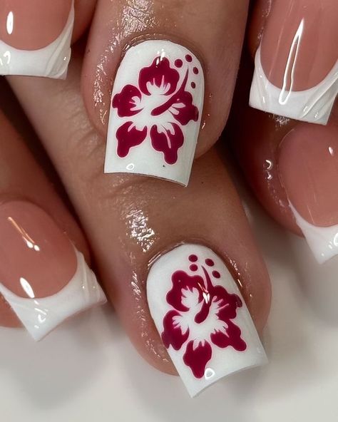 Haiwan Flower Nails, White Nails With Hawaiian Flower, How To Make A Flower On Nails, Cute Simple Nails Summer, Hibiscus Flower Nails Simple, Short Nails With Flower Design, Nail Inspo Not Acrylics, Red Hibiscus Flower Nails, Red Hibiscus Nails