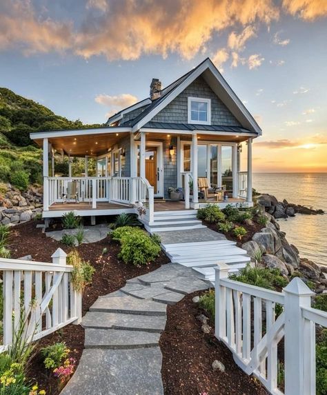 Charming Cottage Interior, Beach Cottage Aesthetic, Granny Suite, Tiny Home Ideas, Lakeside House, Small Lake Houses, Tiny Beach House, Ranch Design, Small Beach Houses