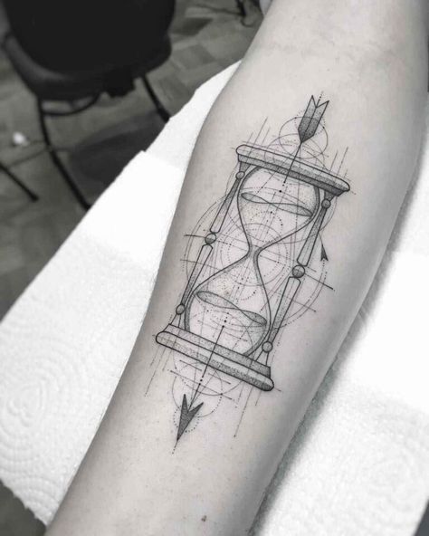 Backpiece Tattoo, Minimalistic Tattoo, Typography Tattoo, Hourglass Tattoo, Inspiration Tattoos, Geometric Tattoo Design, Tattoo Graphic, Tattoo Designs And Meanings, Subtle Tattoos