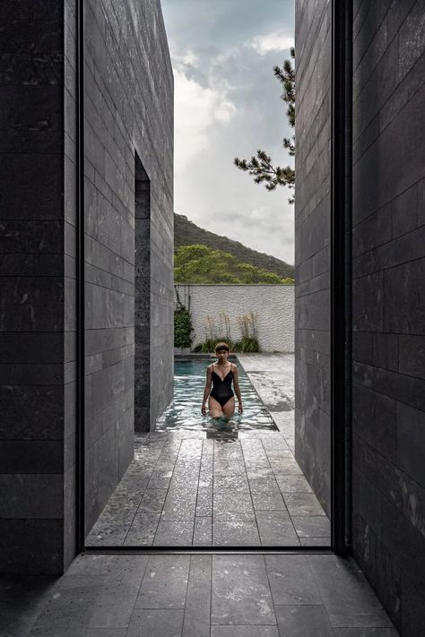 Smartvoll completes monolithic spa building made from stone slabs Austrian Village, Stone Blocks, Spa Interior, Hot Tub Outdoor, Stonehenge, Site Plan, Bath House, Grey Stone, Maine House