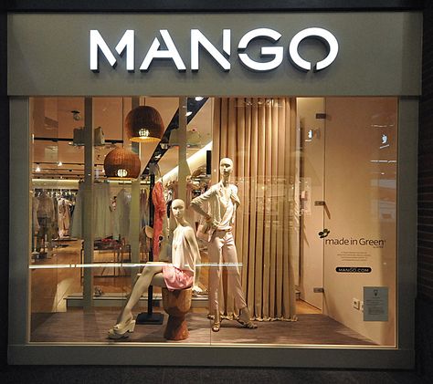 Mango window displays Summer 2012 Budapest 03 Boutique Window Displays, Mango Store, Texture Architecture, Summer Window Display, Mango Shop, Window Display Retail, Mango Clothing, Summer Window, Clothing Store Design