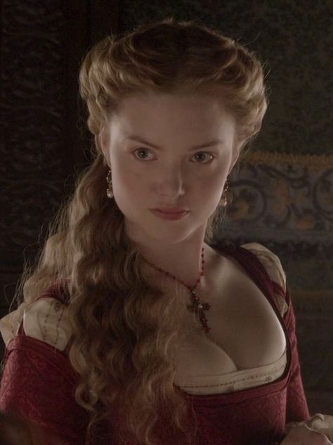 Holiday Grainger, Narnia Costumes, Daena Targaryen, Holliday Grainger, Lucrezia Borgia, Dakota And Elle Fanning, The Borgias, Romantic Photoshoot, High Cheekbones