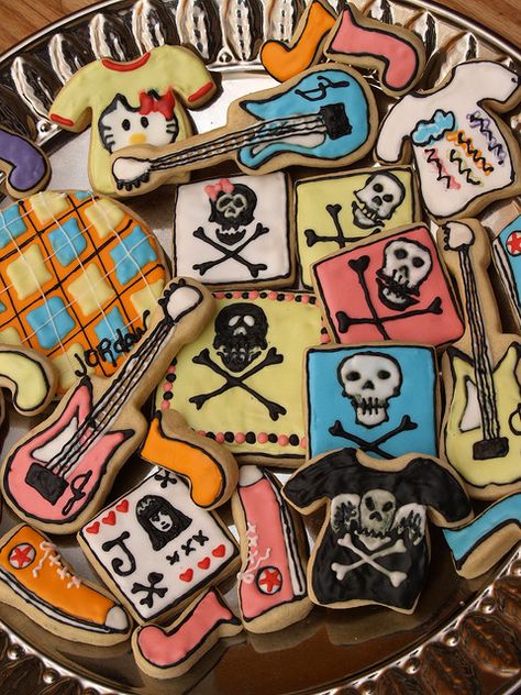 Punk Rock Cookies Rock Cookies, Punk Rock Wedding, Rocker Wedding, Rock Birthday, Punk Wedding, Rock N Roll Party, Rock Cake, Rock Sugar, Rocker Tee