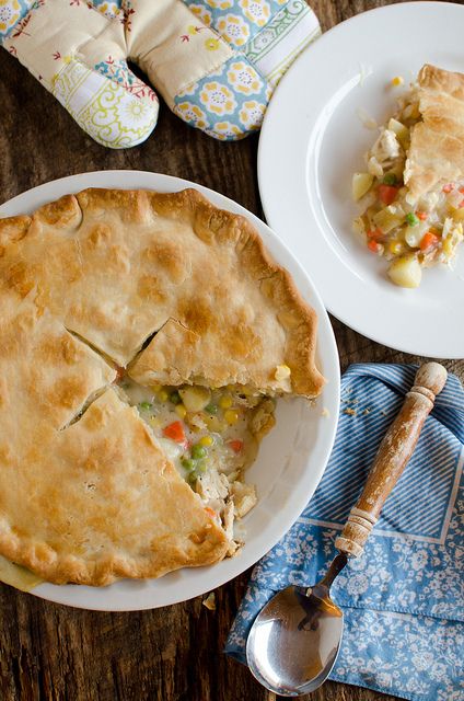 Semi-Homemade Chicken Pot Pie recipe by @nikki striefler (Seeded at the Table). The only thing not home made is the pie crust! Looks absolutely delicious! Easy Chicken Pot Pie Recipe, Homemade Chicken Pot Pie, Chicken Pot Pie Recipe, Turkey Pot, Pot Pie Recipe, Turkey Pot Pie, Easy Chicken Pot Pie, Copykat Recipes, Pot Pies Recipes