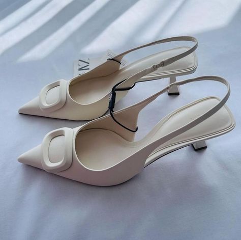 Elegant Shoes Heels, Indian Wedding Shoes, Hak Tinggi, Fashion Shoes Heels, Heels White, Cute Shoes Heels, Shoes Heels Classy, Zara Heels, Classy Shoes