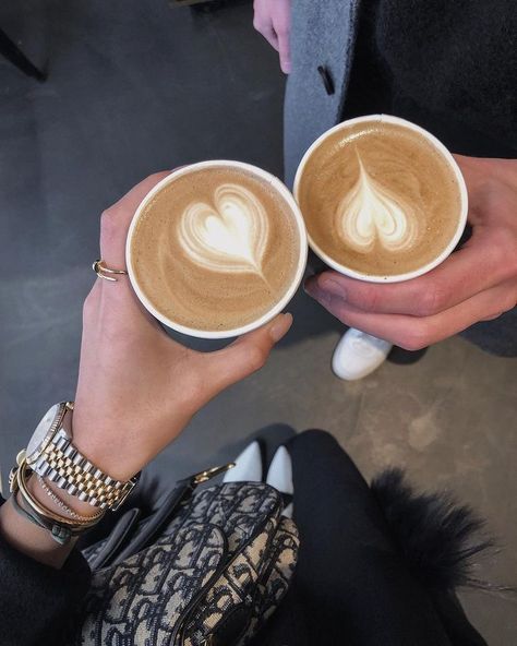 Coffee Dates Aesthetic, Coffee Artwork, Couple Coffee, Pretty Coffee, Perspective Photography, Coffee Shop Aesthetic, Coffee Obsession, Cooking Hacks, Coffee Girl