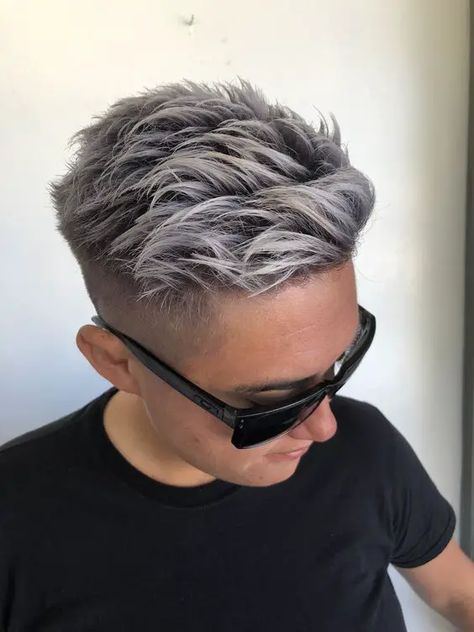 Short Queer Haircuts, Short Grey Haircuts, Dyed Hair Men, Short Silver Hair, White Hair Color, Mens Hair Colour, Short Hair Images, Men Hair Color, Gray Hair Cuts