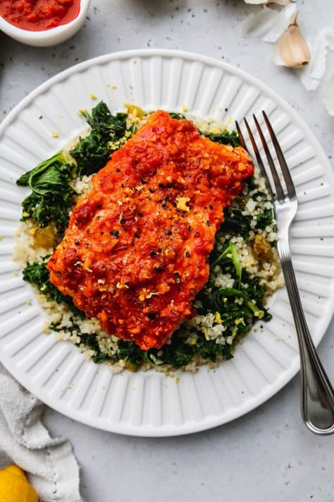 Harissa Salmon, Walder Wellness, Balanced Dinner Ideas, Salmon Burger Recipe, Lemon Quinoa, Canned Salmon Recipes, Healthy Seafood Recipes, Balanced Dinner, Baked Salmon Recipe