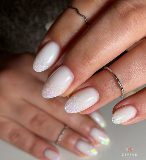 Milky White Nails 22 Ideas: Timeless Elegance for 2024 – 2025 White Sparkly Nails, White Nails Ideas, All Nail Shapes, Milky White Nails, Chrome Pink, Glitter French Tips, White Glitter Nails, White Nail Designs, Almond Nail