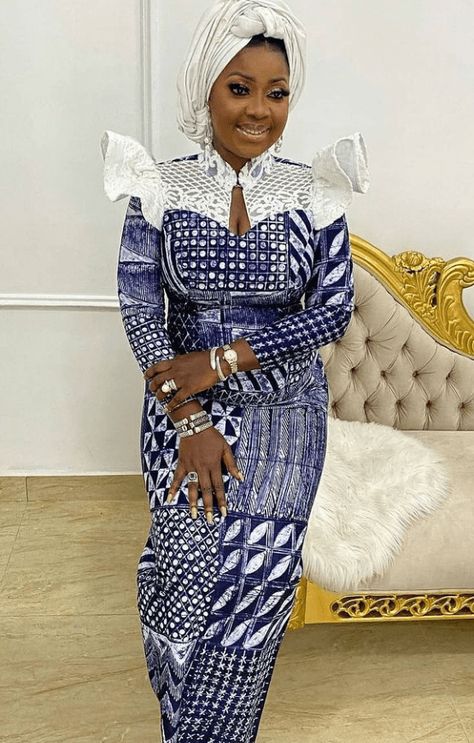 Sophisticated Ankara Styles for Owambe/ Parties and Aso-ebi. - Stylish Naija Ankara Styles For Owambe, Long Gown Styles, Ankara Styles For Women, Ankara Short, Ankara Clothing, African Fabric Dress, Long African Dresses, Dress Ankara, African Designs