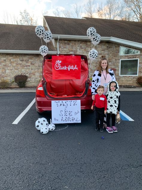 Trunk Or Treat Ideas Chik Fil A, Trick Fil A Trunk Or Treat, Chic Fil A Trunk Or Treat Ideas, Chickfila Trunk Or Treat, Chik Fil A Trunk Or Treat, Cow Trunk Or Treat, Chick Fil A Trunk Or Treat Ideas, Trunker Treat Ideas, Church Trunk