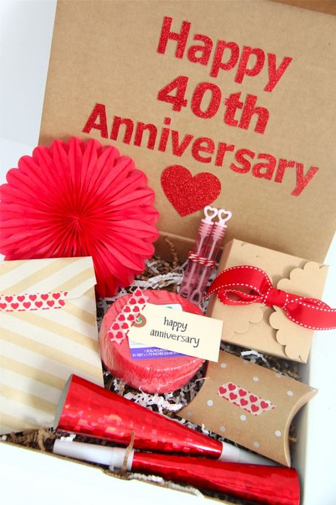 40th Anniversary Gift Idea 40th Anniversary Ideas, Mom Dad Anniversary, Wedding Anniversary Favors, Happy 40th Anniversary, Smashed Peas, 40th Wedding Anniversary Gifts, Anniversary Gift For Friends, Homemade Anniversary Gifts, Anniversary Favors