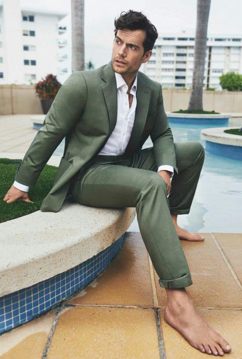 Mens Suits Green, Henry Cavill Shirtless, Green Suit Men, Stylish Mens Suits, Checkered Blazer, Green Suit, Henry Cavill, Black Suits, Fan Club