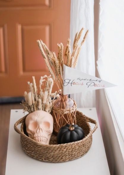 Boho Chic Halloween Decor, Small Table Halloween Decor, Spooky Boho Decor, Halloween Decorations Boho, Bohemian Halloween Decor, Halloween Neutral Decor, Trendy Halloween Decor, Boho Halloween Party, Halloween Chic Decor