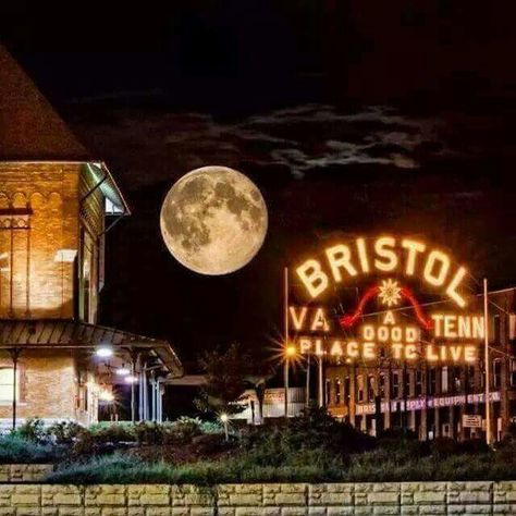 Bristol Tennessee/Virginia Bristol Va, Abingdon Va, Bristol Virginia, Bristol Tennessee, Bristol Tn, Bluff City, Small Town Life, Virginia Is For Lovers, Tennessee Vacation