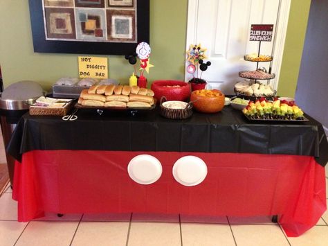 Perfect for the hot dog bar or the candy bar ! Mickey mouse themed ! Γενέθλια Mickey Mouse, Mickey Mouse Bday, Mickey Mouse Baby Shower, Mickey Mouse Clubhouse Birthday Party, Mickey Mouse Clubhouse Party, Mickey Mouse 1st Birthday, Mickey Birthday Party, Anniversaire Diy, Mickey Mouse Theme