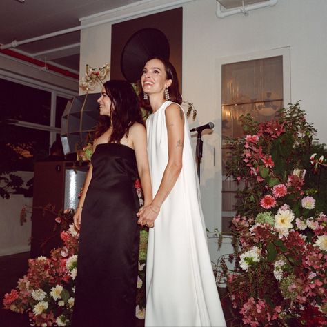 Abbi Jacobson and Jodi Balfour’s Wedding Was an Ode to Total, Unscripted Togetherness. Look Inside Their Raucous Brooklyn Festivities Wedding Celebrant Outfit, Lesbian Court Wedding, Courthouse Wedding After Party, Abbi Jacobson Jodi Balfour, Barbican Wedding, Jodi Balfour, Queer Desi Wedding, Dekalb Historic Courthouse Wedding, Dekalb County Courthouse Wedding