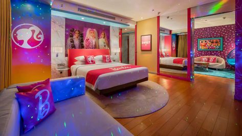 You Can Stay In A Barbie Dreamhouse Themed Hotel - Social Junkie Theme Hotel, Marble Bathtub, Free Barbie, Barbie Dreamhouse, Themed Cafes, Barbie Room, Barbie Theme, Cafe House, Grand Hyatt