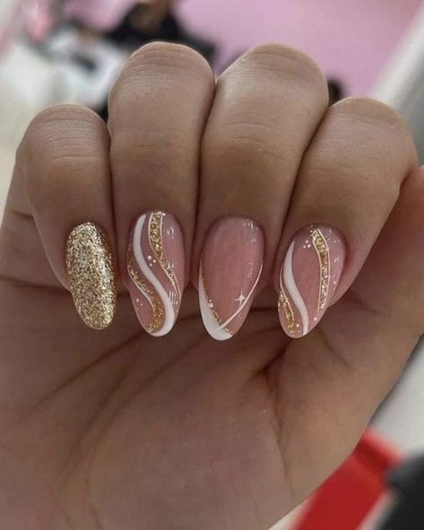 Gold And White Nails, White Nails With Gold, Elegant Touch Nails, Golden Nails, Gold Nail Designs, Formal Nails, Gold Glitter Nails, Glittery Nails, Fancy Nails Designs