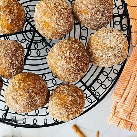 Pumpkin Donut Holes - Recipes | Pampered Chef Canada Site Pampered Chef Donut Hole Pan Recipes, Dough Knots, Pumpkin Donut Holes, Donut Hole Recipe, Pumpkin Breakfast Recipes, Pumpkin Donut, Donut Pan, Pumpkin Breakfast, Pampered Chef Recipes