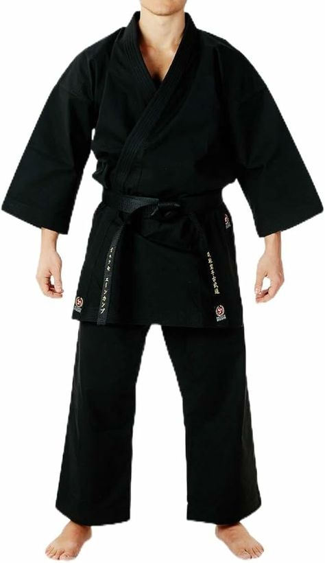 Survival Clothes, Uniform Men, Karate Gi, Martial Arts Styles, Wing Chun, Men In Uniform, Martial Art, Athletic Outfits, Kung Fu