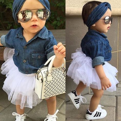 https://www.pinterest.com/pin/701365341955829571/ Girls Denim Shirt, Gonna In Tulle, Tutu Skirts, Fashion Baby Girl Outfits, Headband Outfit, Foto Baby, Girls Clothing Sets