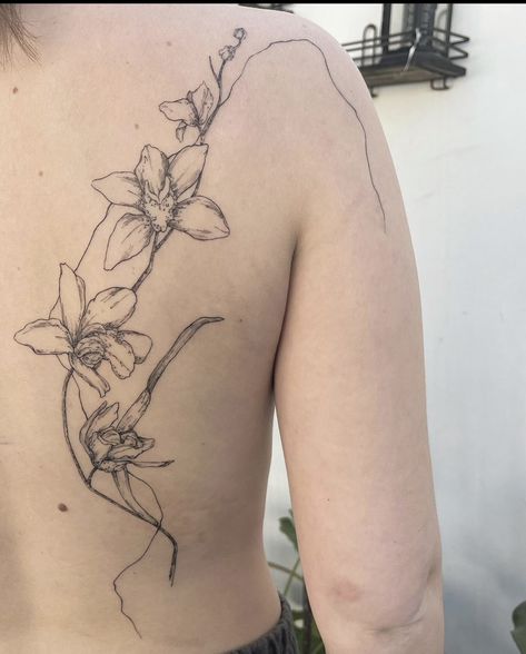 Morning Glory Tattoo Shoulder, Shoulder Blade Flower Tattoo, Back Floral Tattoo Women, Orchid Tattoo Back, Flowy Tattoo Design, Orchid Back Tattoo, Flower Body Tattoo, Ivory Tattoo, Symmetrical Back Tattoo