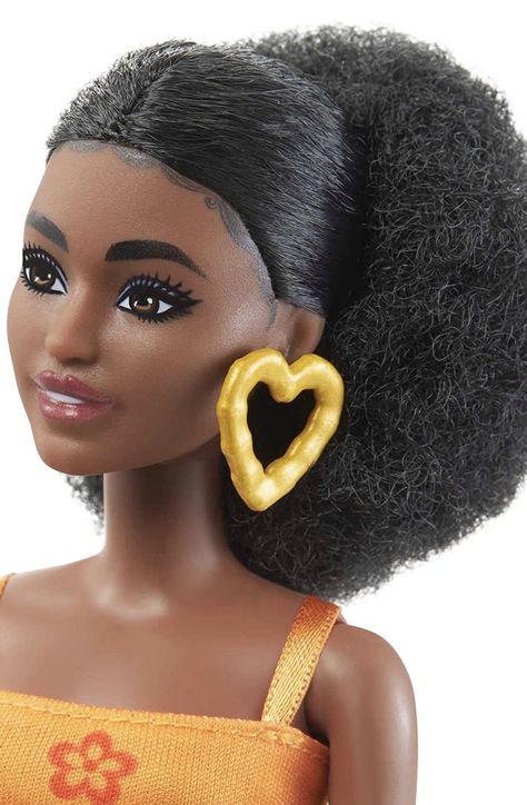 Curly Black Hair, Petite Body Types, Black Hair Accessories, Accessoires Barbie, Black Curls, Barbie Fashionista Dolls, Black Curly Hair, Barbie Fashionista, Black Barbie