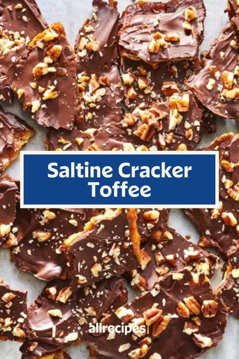 Saltine cracker toffee is easy to make for a sweet, salty, and chocolaty treat with lots of great crunch. Perfect for gifting during the holidays! Toffee Bars With Saltine Crackers, Soda Cracker Candy Saltine Toffee, Saltiness Cracker Toffee, Toffee Crackers Saltine, Toffee Crackers, Homemade Candy Recipes, Saltine Cracker Toffee, Saltine Cracker, Saltine Toffee