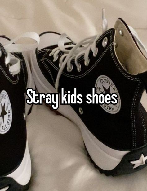 Stray Kids Converse, Stray Kids Shoes, Skz Fashion, Decorated Converse, Pink Girly Things, Kid Memes, Homeless Children, Whisper Confessions, Crazy Kids