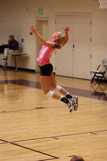 High Vertical Jump, Jump Serve Volleyball, Volleyball Jump Serve, Vision Board Exercise, Athlete Lifestyle, Jump Serve, Volleyball Aesthetic, Spud Webb, Proper Running Technique