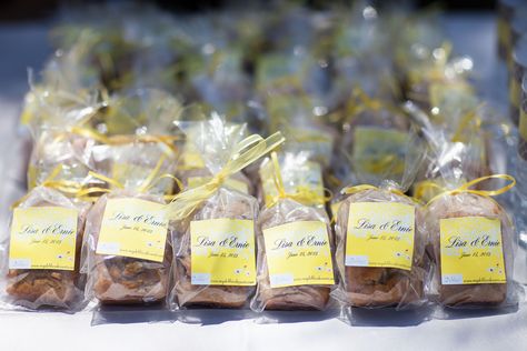 Bread Favors, Bread Gifts, Reception Favors, Banana Bread Loaf, Water Temple, Hunter Wedding, Mini Bananas, Yellow Banana, Banana Recipes