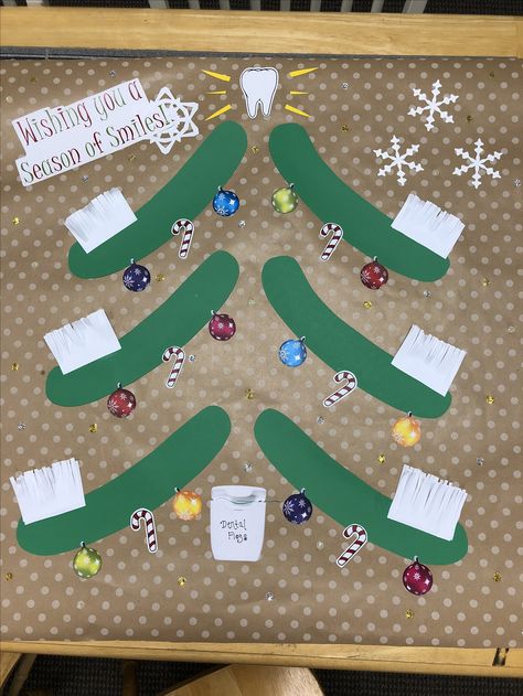 Dental Halloween Ideas, Kindergarten Christmas Bulletin Board, Kids Dental Office, Office Bulletin Board Ideas, Christmas Bulletin Board Ideas, Office Bulletin Board, Christmas Dental, Office Bulletin Boards, Kindergarten Bulletin Boards