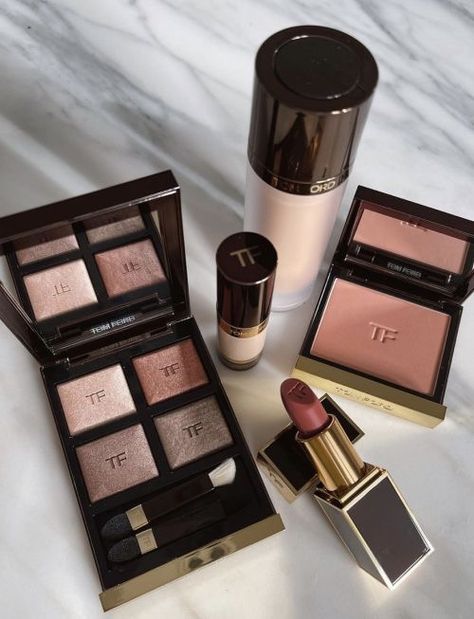 Tom Ford Aesthetic, Ford Aesthetic, Perfume Tom Ford, Alexandra Lapp, Tom Ford Heels, Tom Ford Perfume, Show Makeup, Tom Ford Makeup, Makeup Package